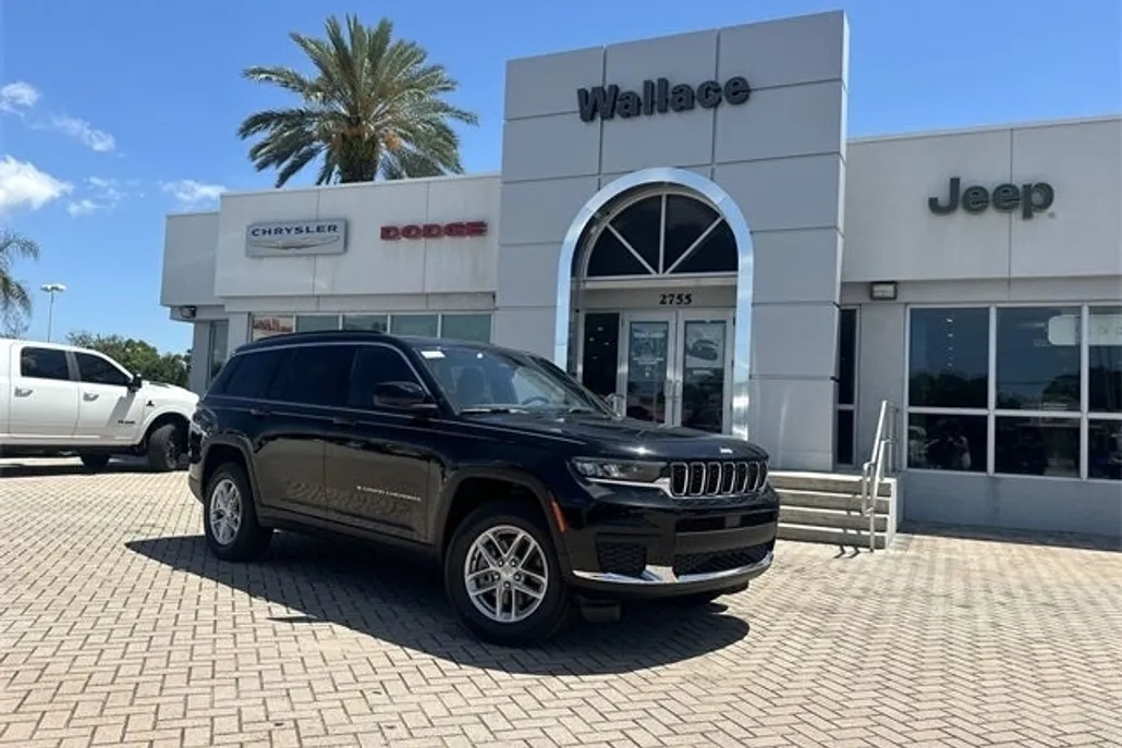 2025 Jeep Grand Cherokee Laredo photo 1