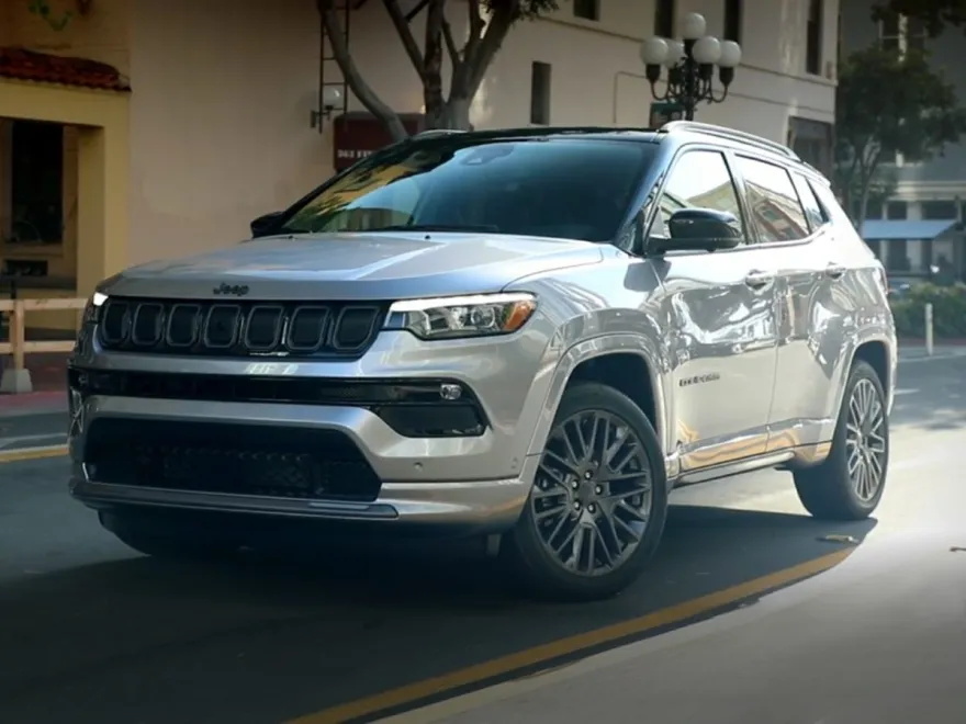 2022 Jeep Compass Latitude photo 1