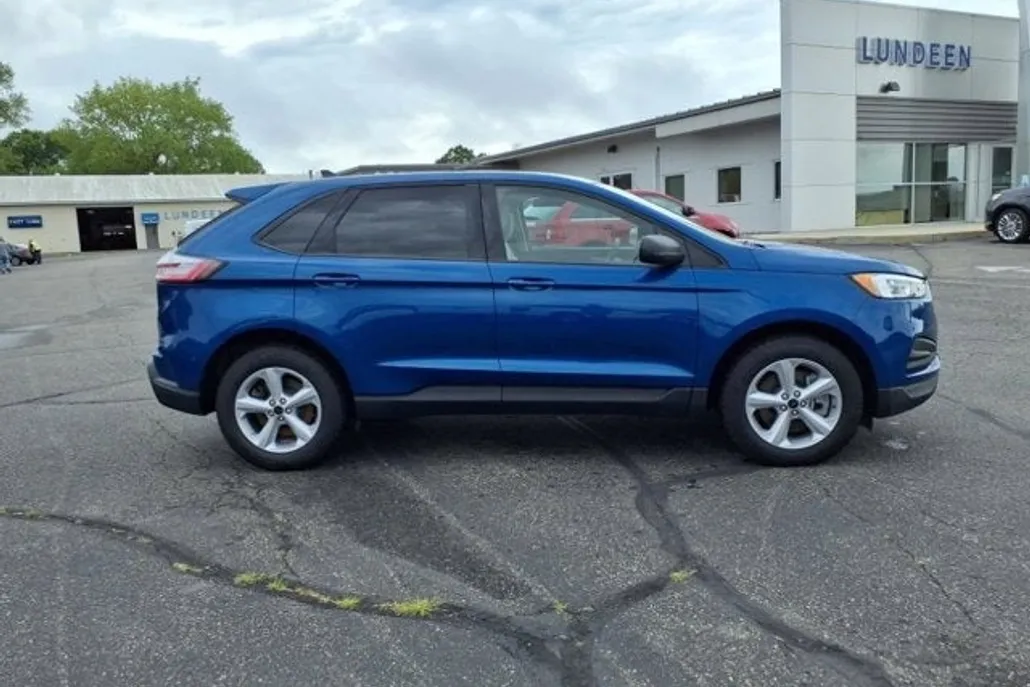 2024 Ford Edge SE photo 1