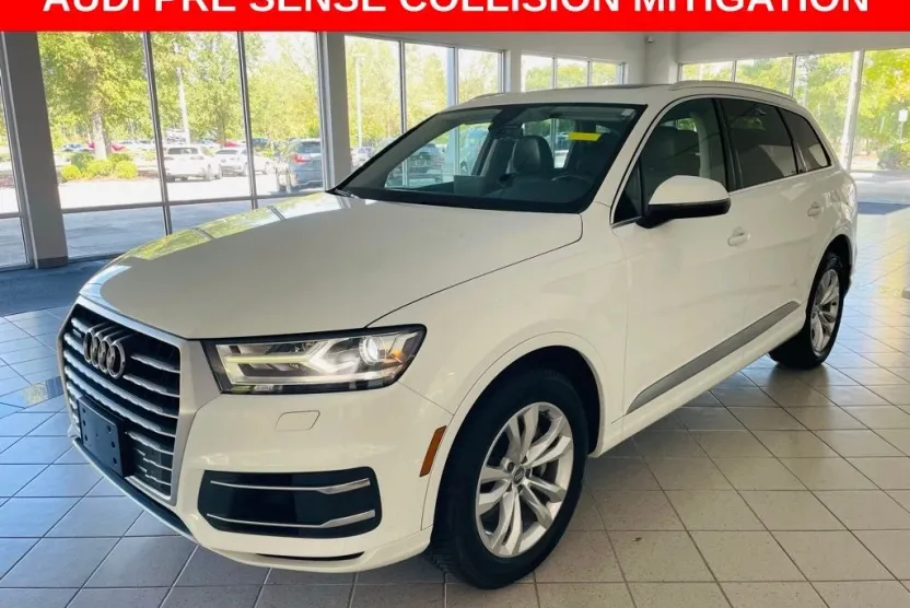 2017 Audi Q7 3.0T Premium Plus photo 1