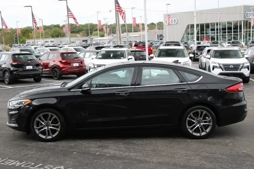 2020 Ford Fusion SEL photo 1