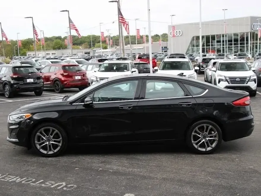 2020 Ford Fusion SEL photo 1