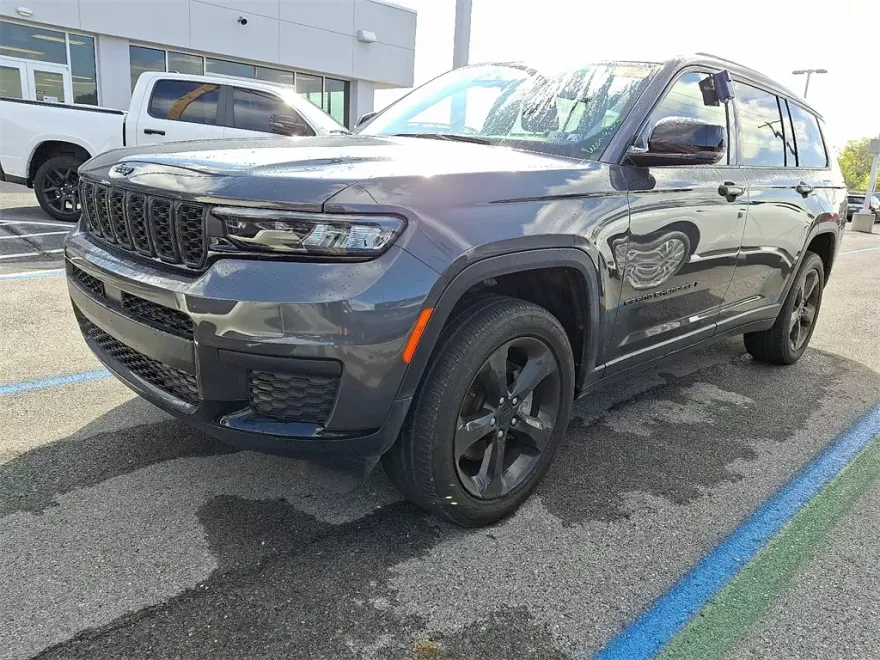 2022 Jeep Grand Cherokee Altitude photo 1