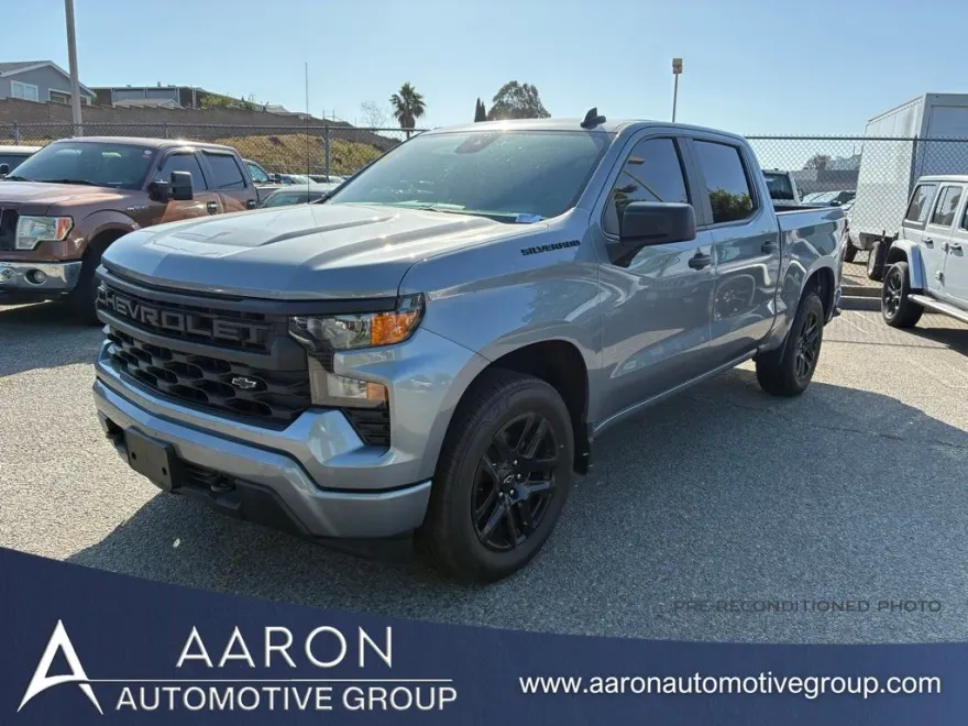 2024 Chevrolet Silverado 1500 Custom photo 1