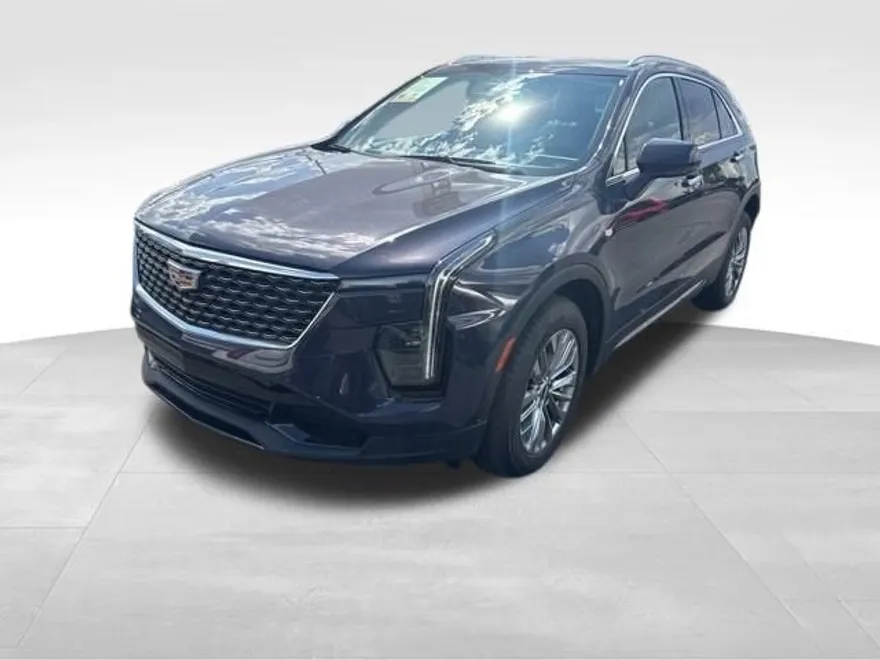 2024 Cadillac XT4 Premium Luxury photo 1