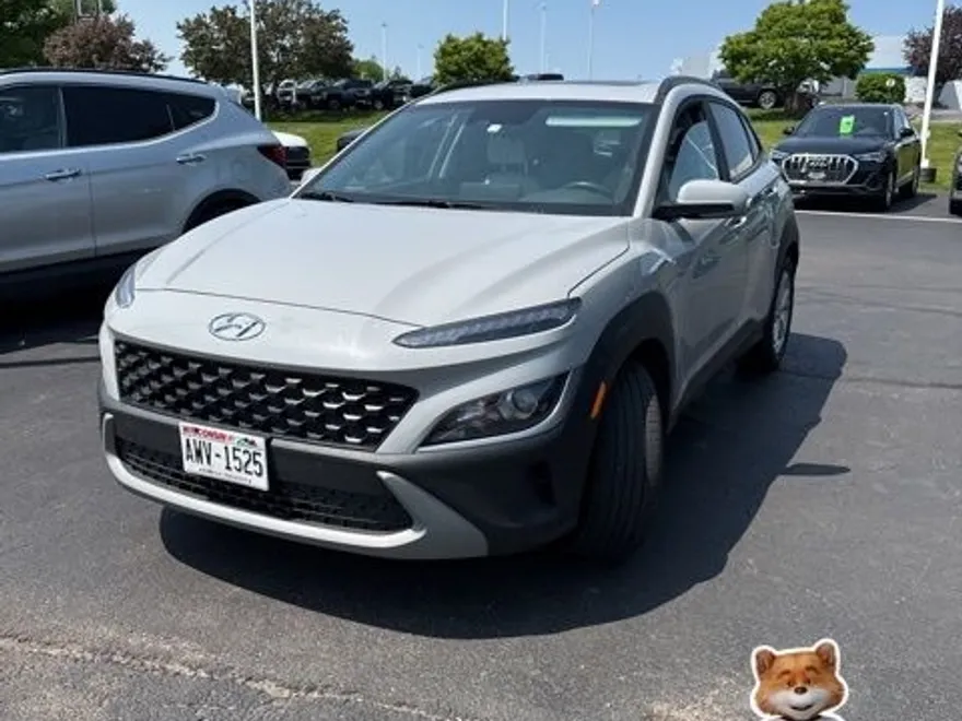 2022 Hyundai Kona SEL photo 1