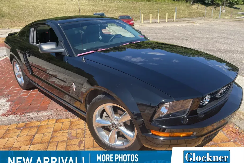 2007 Ford Mustang V6 Premium photo 1