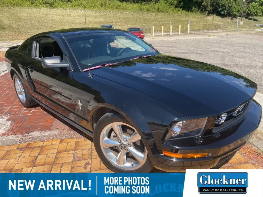 2007 Ford Mustang V6 Premium photo 1