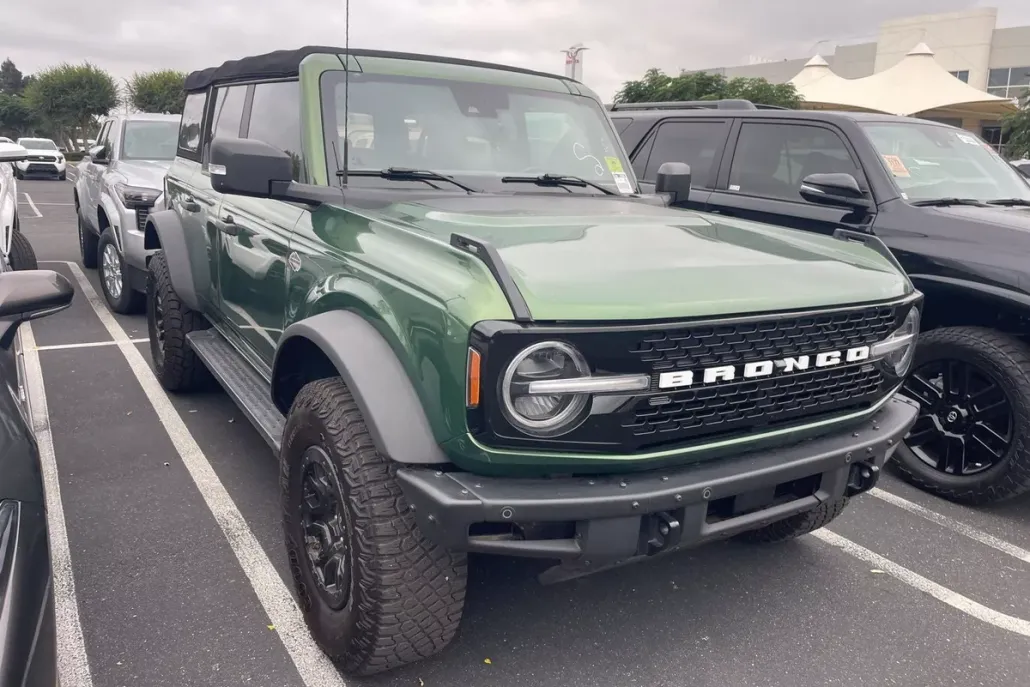 2023 Ford Bronco Base Big Bend Black Diamond Outer Banks Badlands Wildtrak Everglades photo 1