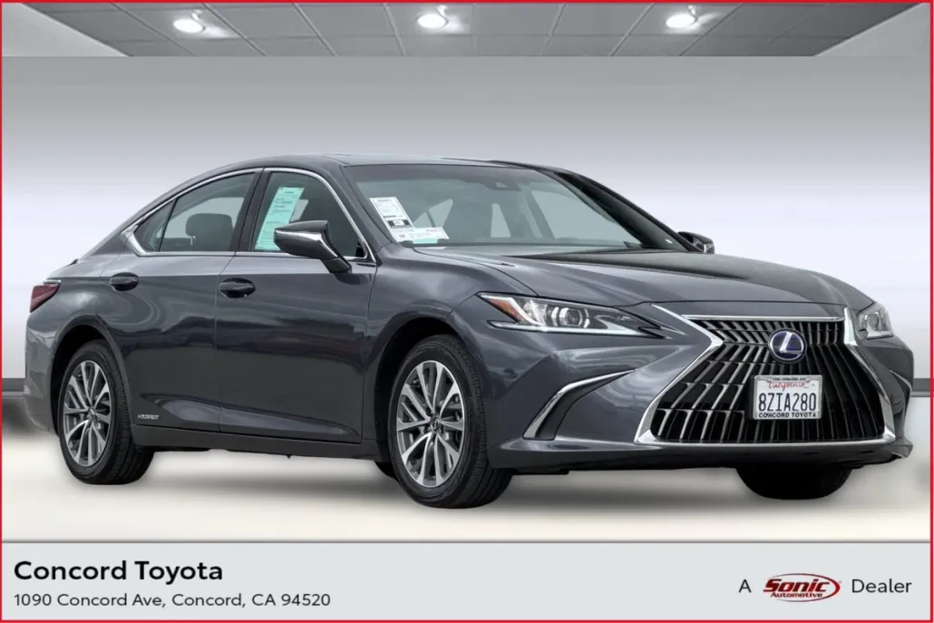 2022 Lexus ES 300h photo 1