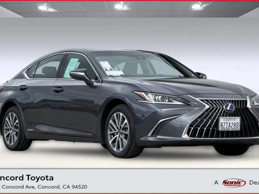 2022 Lexus ES 300h photo 1