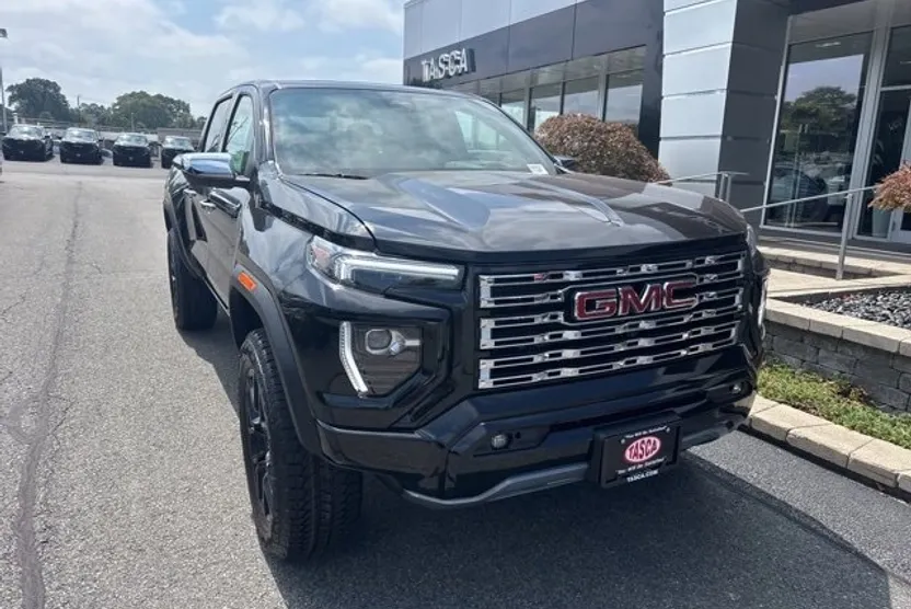 2025 Gmc Canyon Denali photo 1