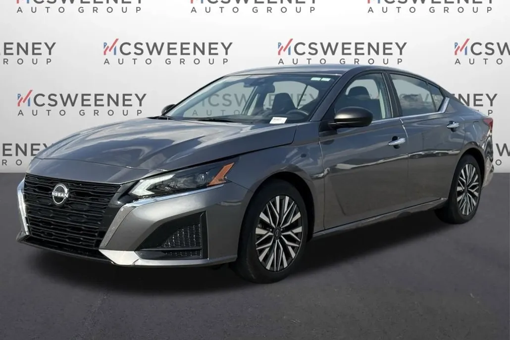 2024 Nissan Altima 2.5 SV photo 1