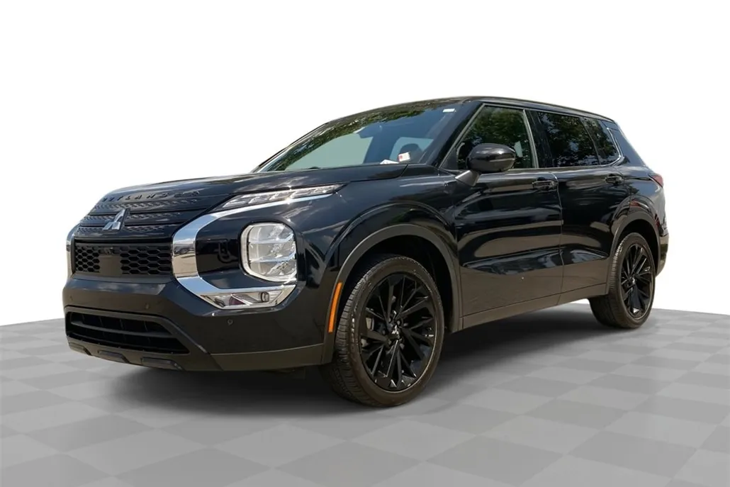 2023 Mitsubishi Outlander SE Black Edition photo 1
