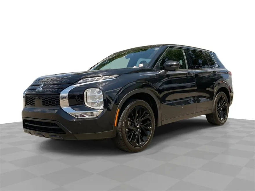 2023 Mitsubishi Outlander SE Black Edition photo 1