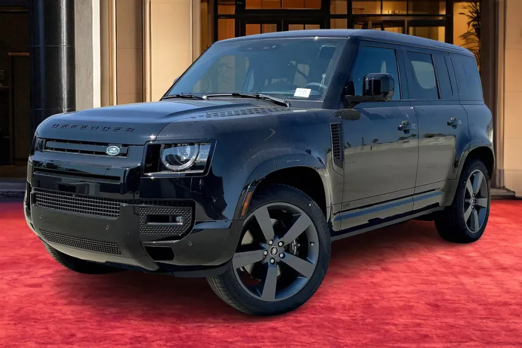 2025 Land Rover Defender 110 V8 photo 1
