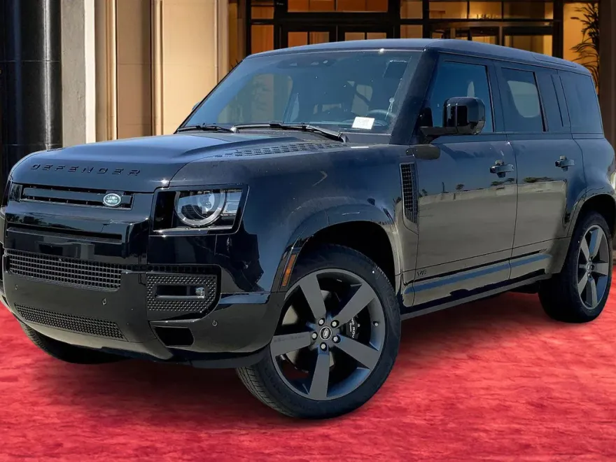 2025 Land Rover Defender 110 V8 photo 1