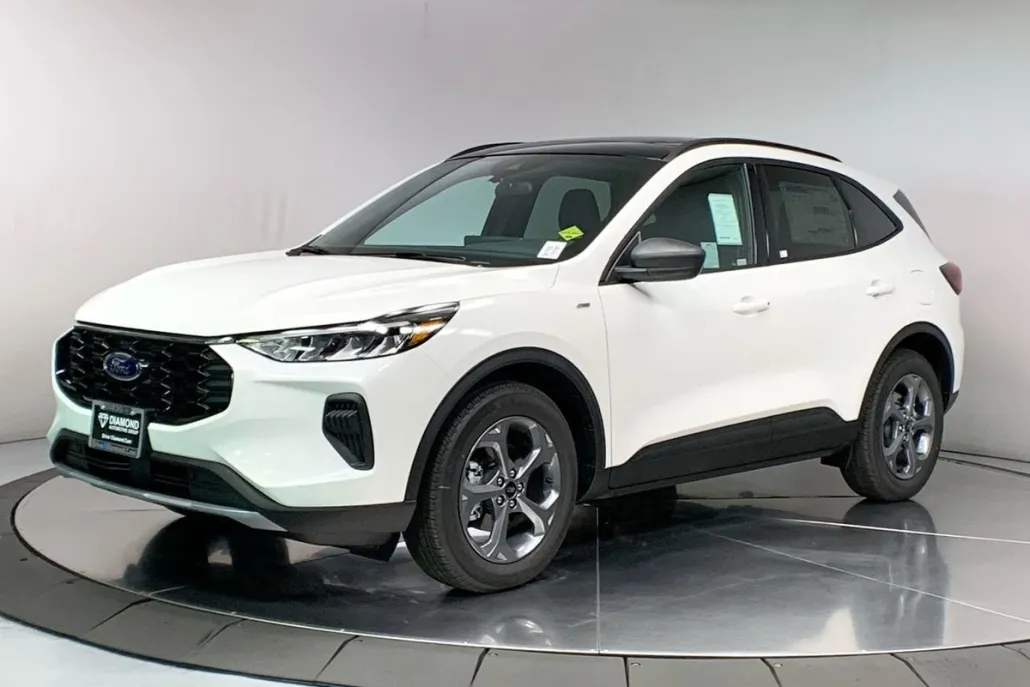 2025 Ford Escape ST-Line photo 1