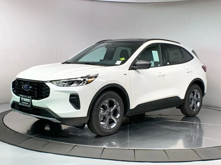 2025 Ford Escape ST-Line photo 1