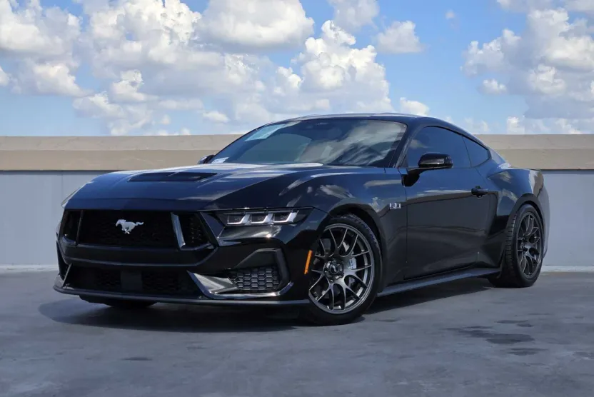 2024 Ford Mustang GT photo 1