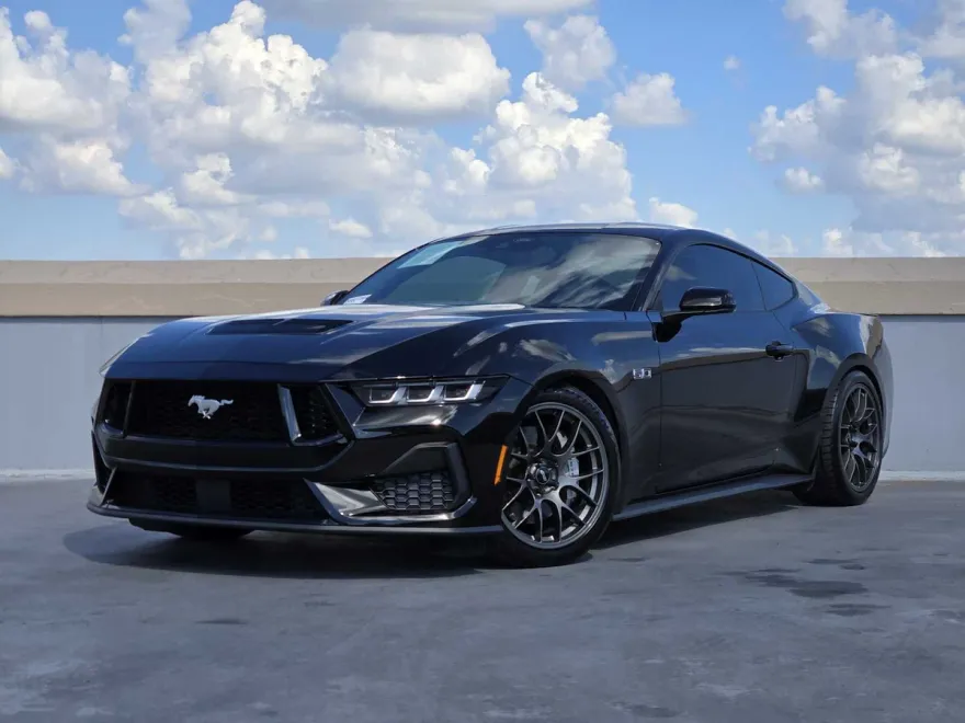 2024 Ford Mustang GT photo 1