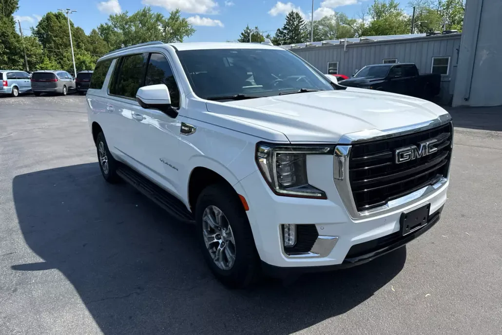 2023 Gmc Yukon XL SLE photo 1