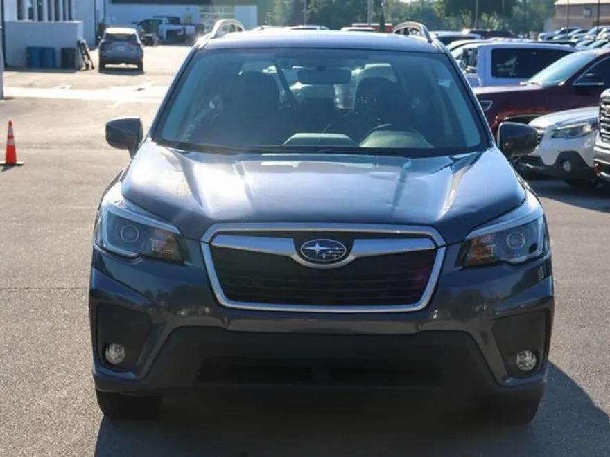 2021 Subaru Forester Premium photo 1