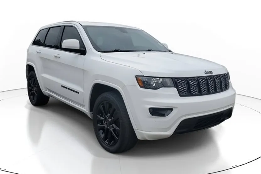 2021 Jeep Grand Cherokee Laredo X photo 1