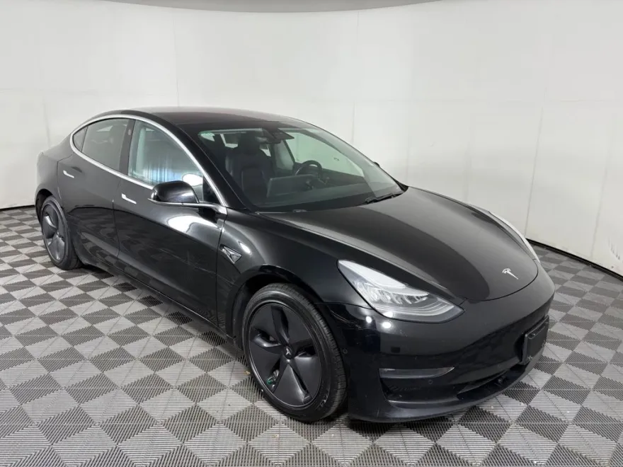 2019 Tesla Model 3 Long Range photo 1