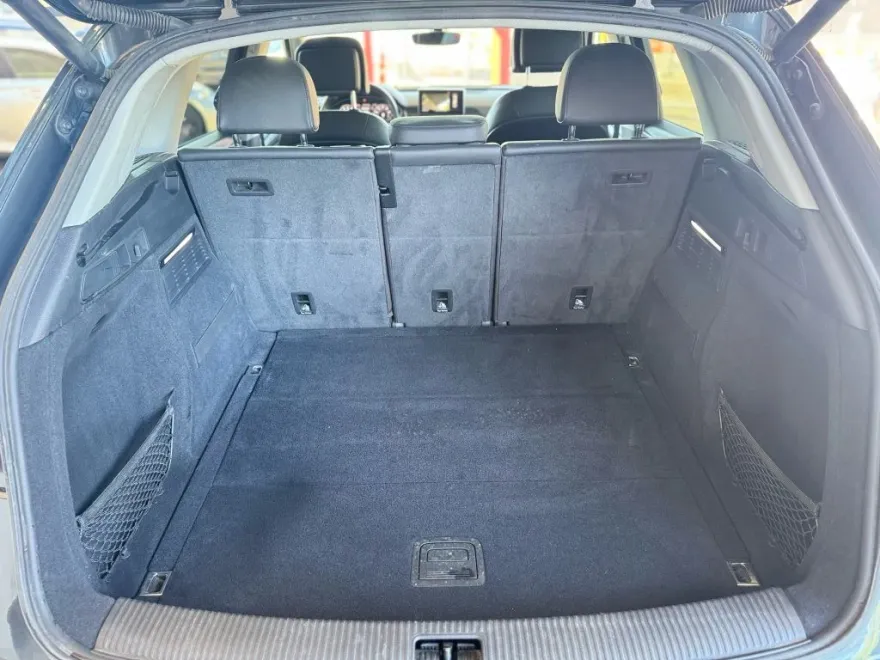 2018 Audi Q5 Premium Plus photo 1