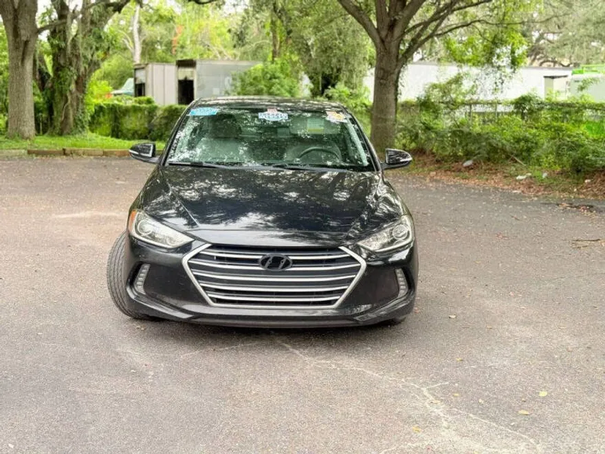 2017 Hyundai Elantra Limited photo 1