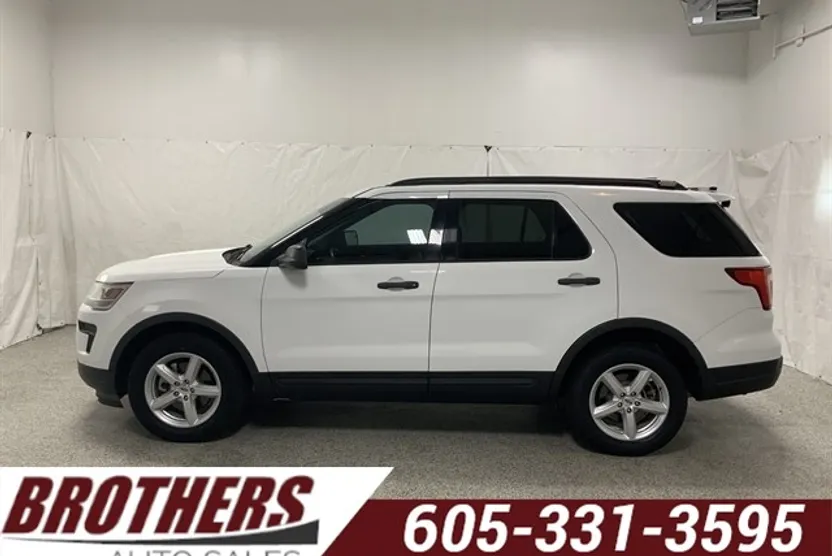 2019 Ford Explorer Base photo 1