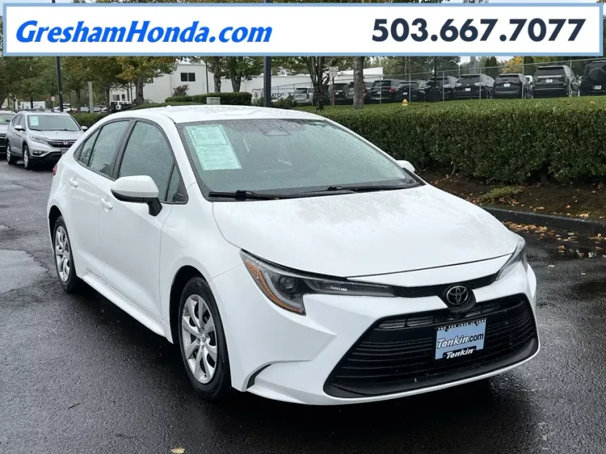 2023 Toyota Corolla LE photo 1