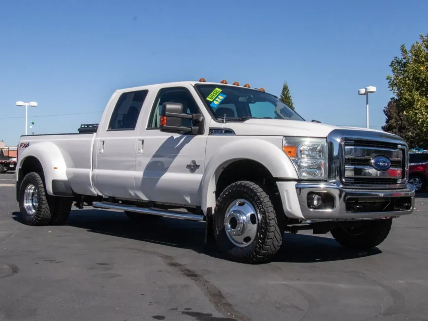 2016 Ford F-350 Lariat photo 1