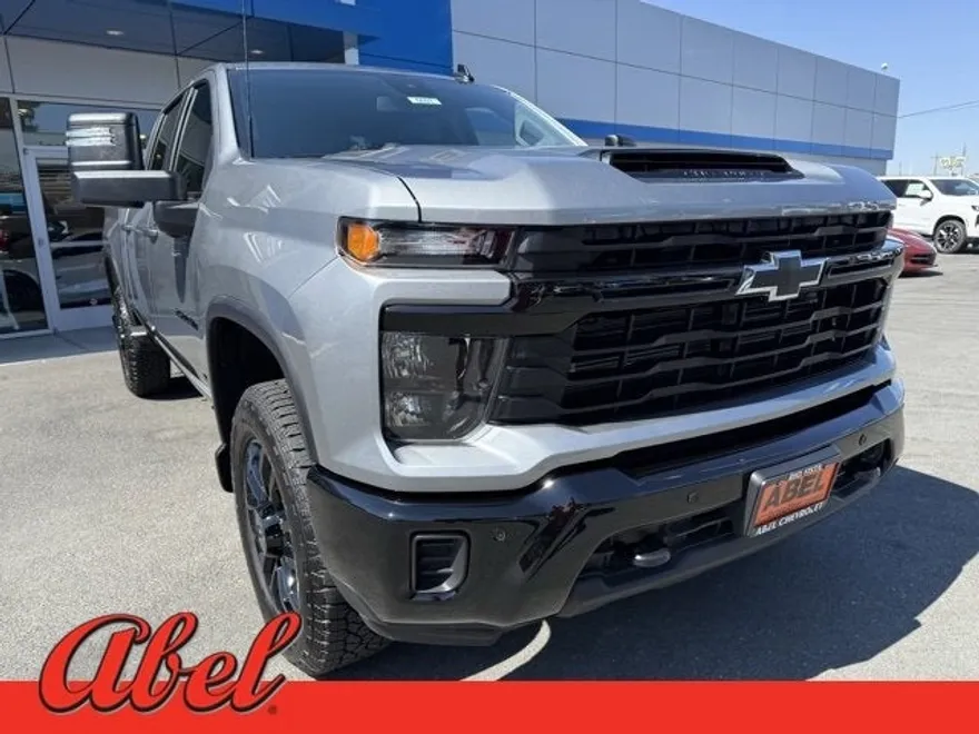 2025 Chevrolet Silverado 2500HD Custom photo 1