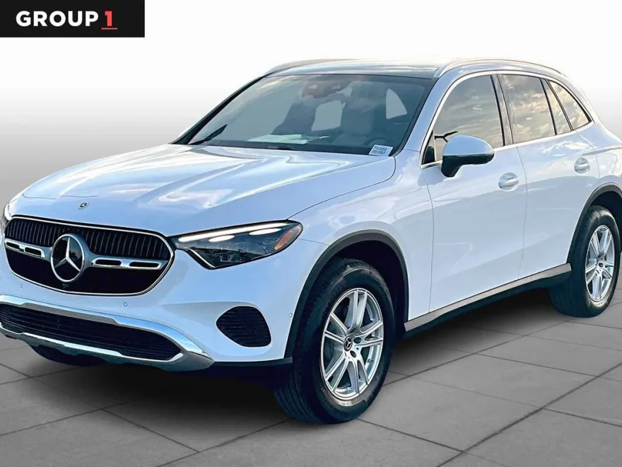 2026 Mercedes Benz GLC 300 photo 1