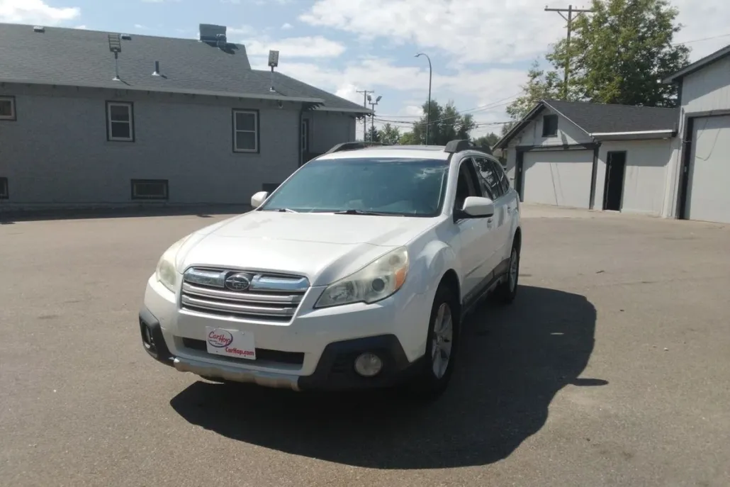 2013 Subaru Outback 2.5i photo 1