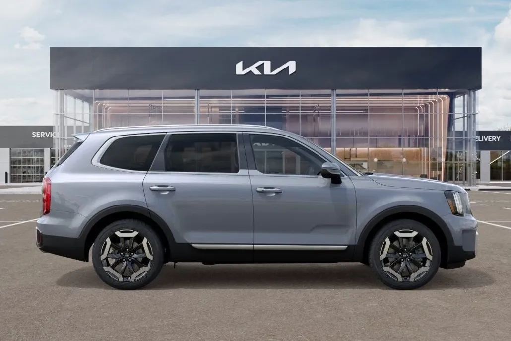 2025 Kia Telluride S photo 1
