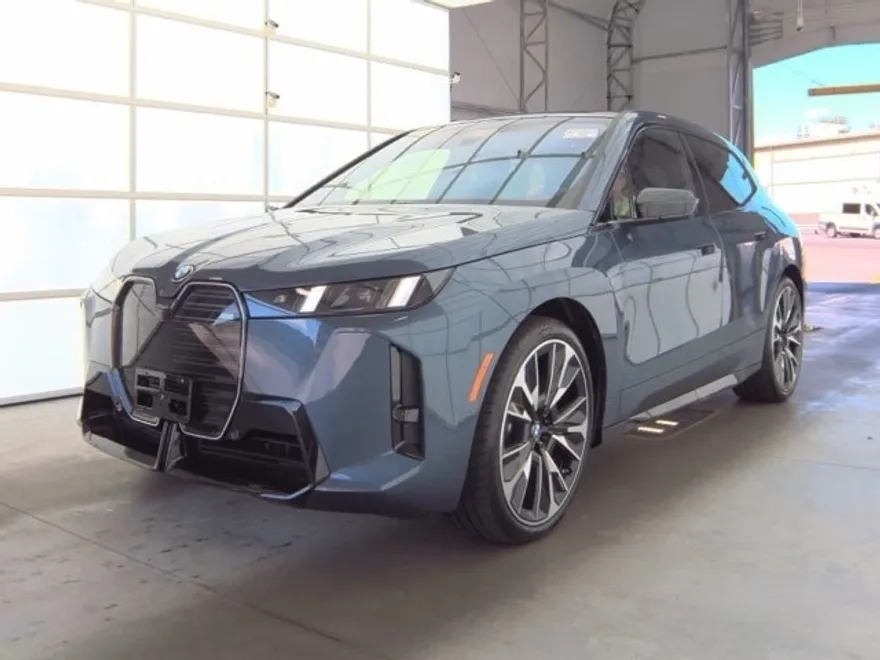 2026 Bmw iX photo 1
