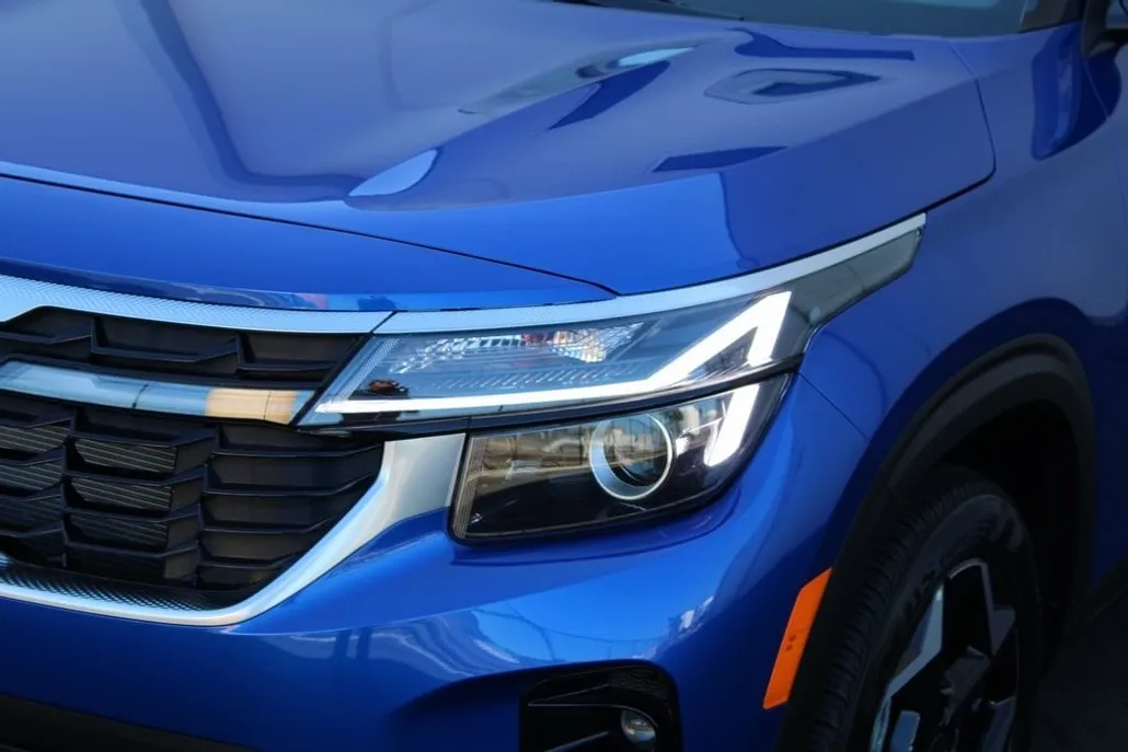 2025 Kia Seltos S photo 1