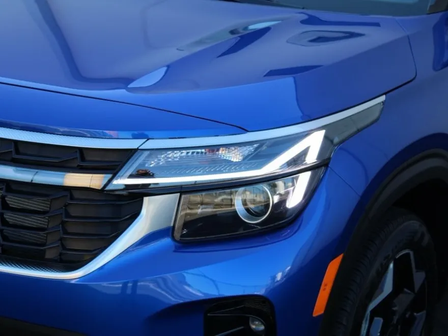 2025 Kia Seltos S photo 1