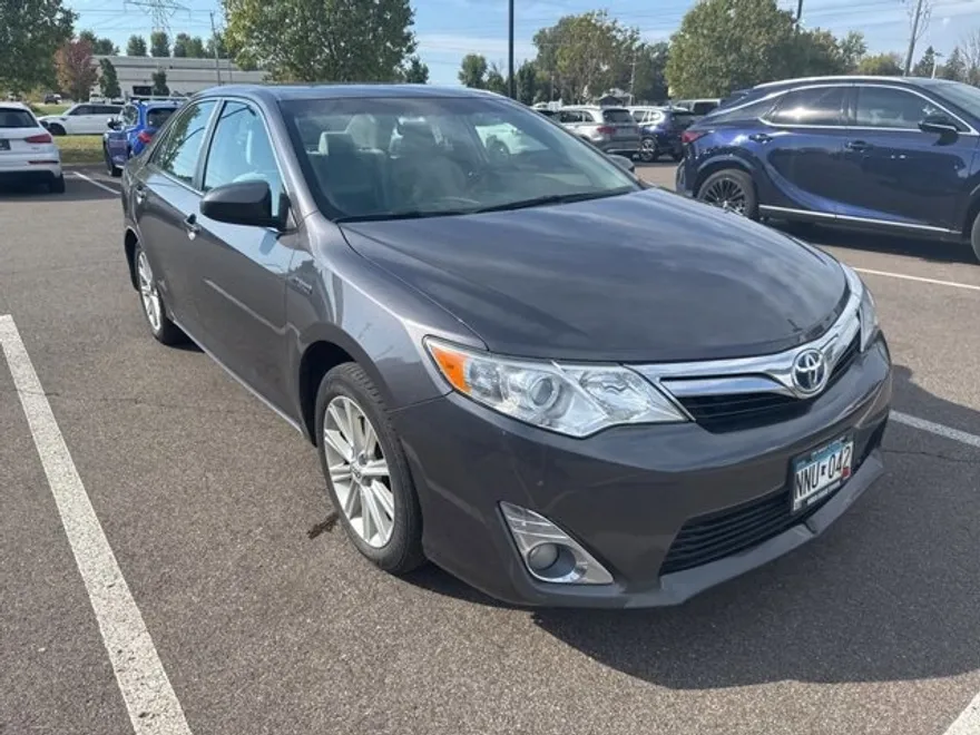 2014 Toyota Camry Hybrid XLE photo 1