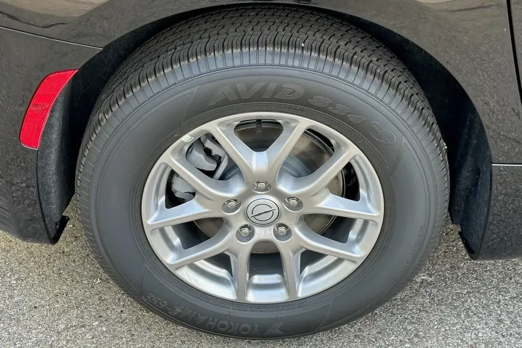 2026 Chrysler Voyager LX photo 1