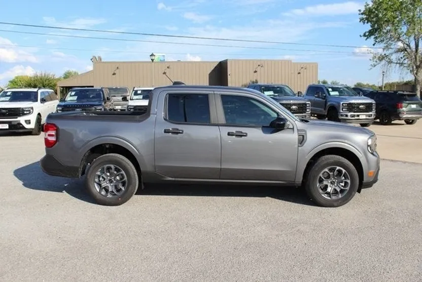 2025 Ford Maverick XLT photo 1
