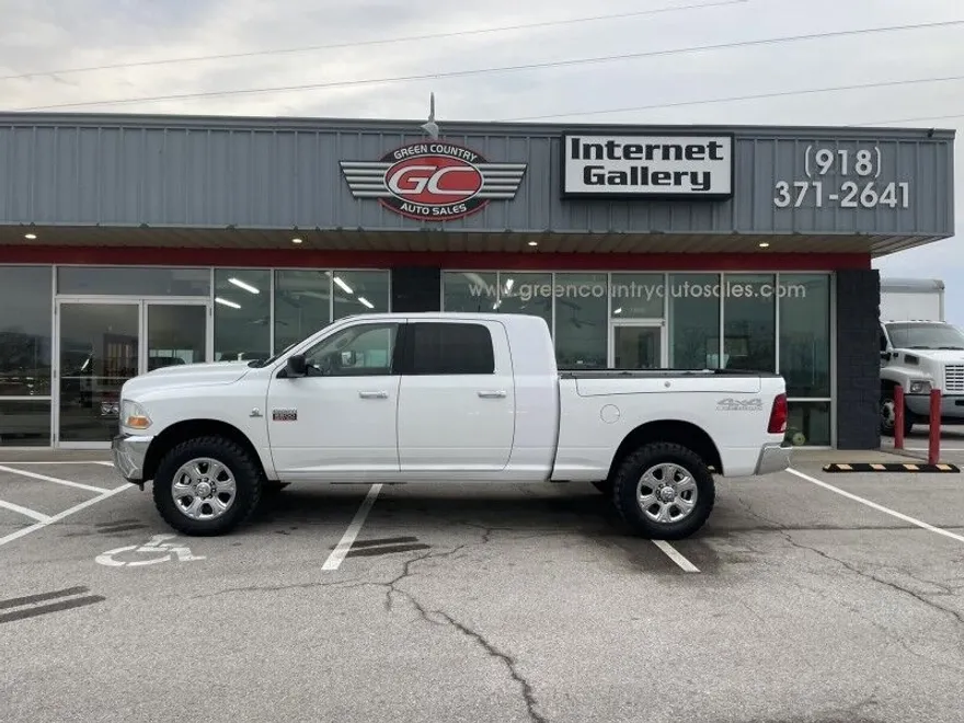 2010 Dodge Ram SLT photo 1