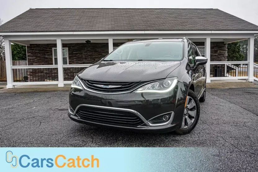 2017 Chrysler Pacifica Limited photo 1