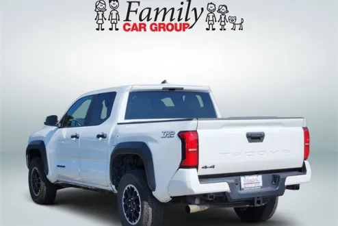 2024 Toyota Tacoma TRD Off-Road photo 3