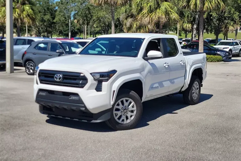 2024 Toyota Tacoma SR5 photo 1