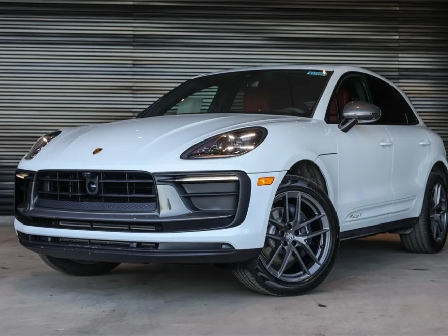 2025 Porsche Macan T photo 1
