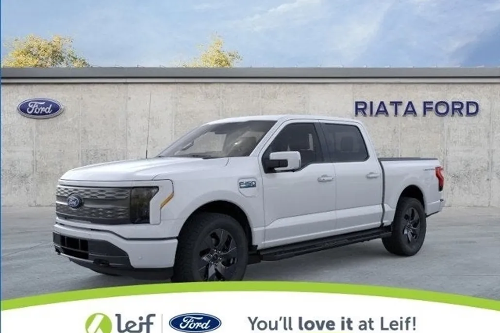 2025 Ford F-150 Lightning Lariat photo 1